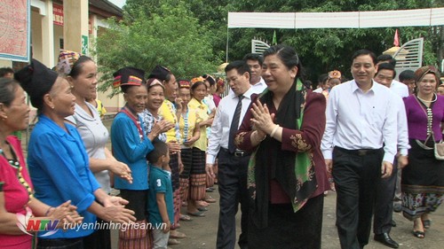 Тонг Тхи Фонг посетила уезд Конкуонг провинции Нгеан с рабочим визитом - ảnh 2